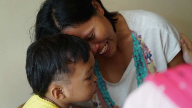 女性丨践行“一带一路”倡议，母亲微笑行动第一次走出国门来到菲律宾