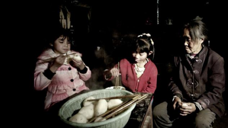 关怀丨10年募集善款3.1亿元 中国扶贫基金会“爱加餐”项目资助近百万学生吃上营养餐