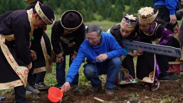 合作 | 中华环保基金会与自然堂携手“种草喜马拉雅”公益行动