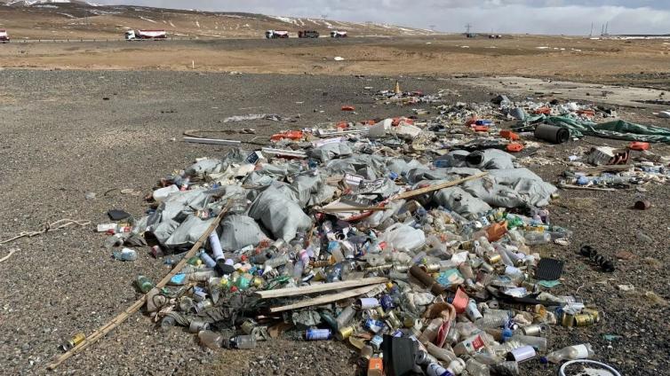 视点 | 垃圾围堵青藏公路